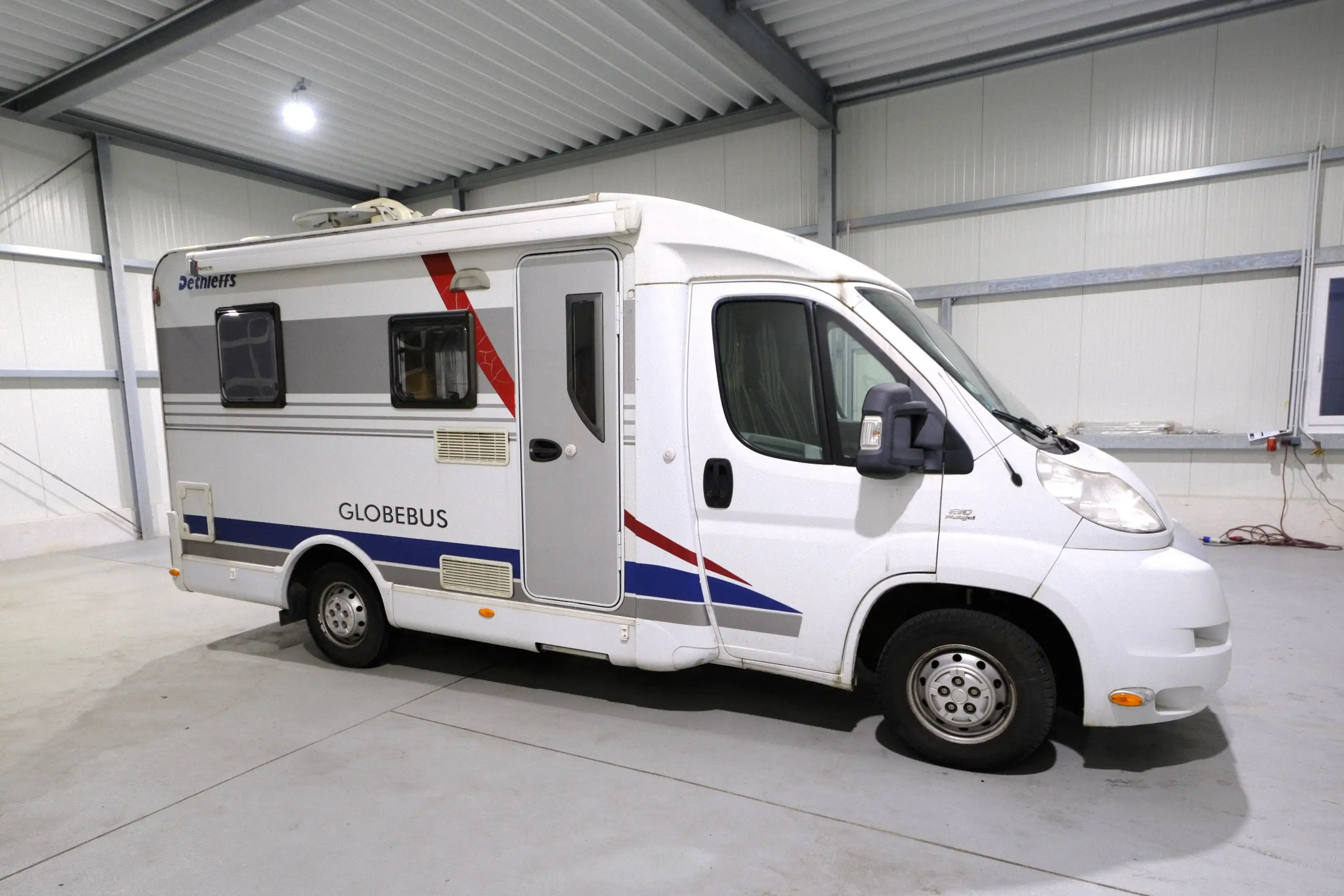 DETHLEFFS GlobeBus T 001/Festbett/Markise/Klimaautomatik/Solar/Finanzierung